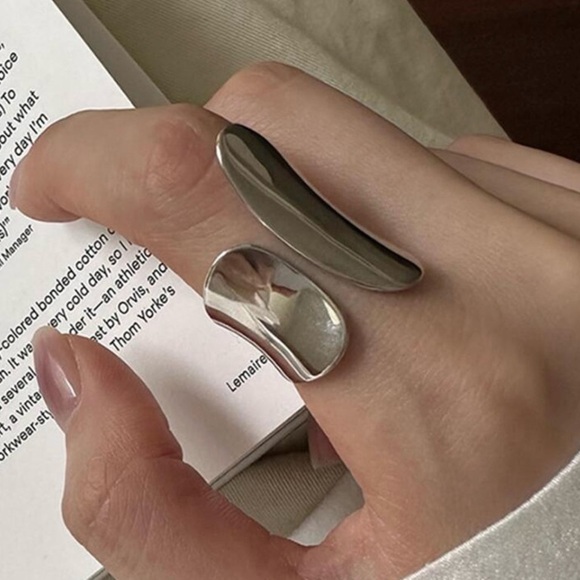 Silver Curved Statement Adjustable Ring - Picture 3 of 4
